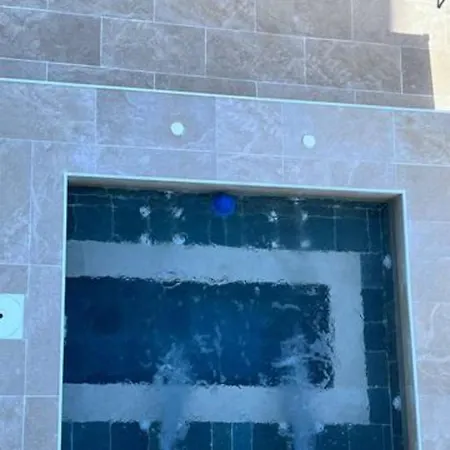 C Dans Avec Piscine Chauffee & Jacuzzi, Chauffe En Extra Appartement *