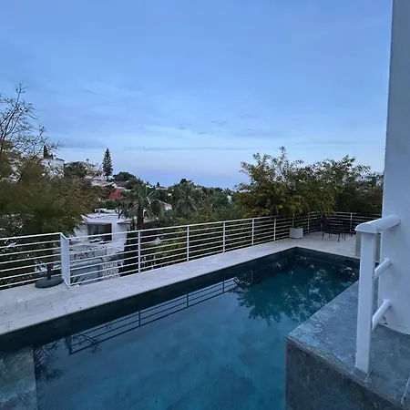 Διαμέρισμα C Dans Avec Piscine Chauffee & Jacuzzi, Chauffe En Extra Benalmádena